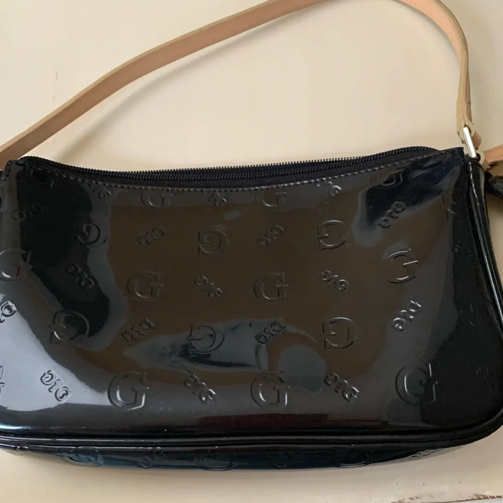 Guess - Picture 1 of 2